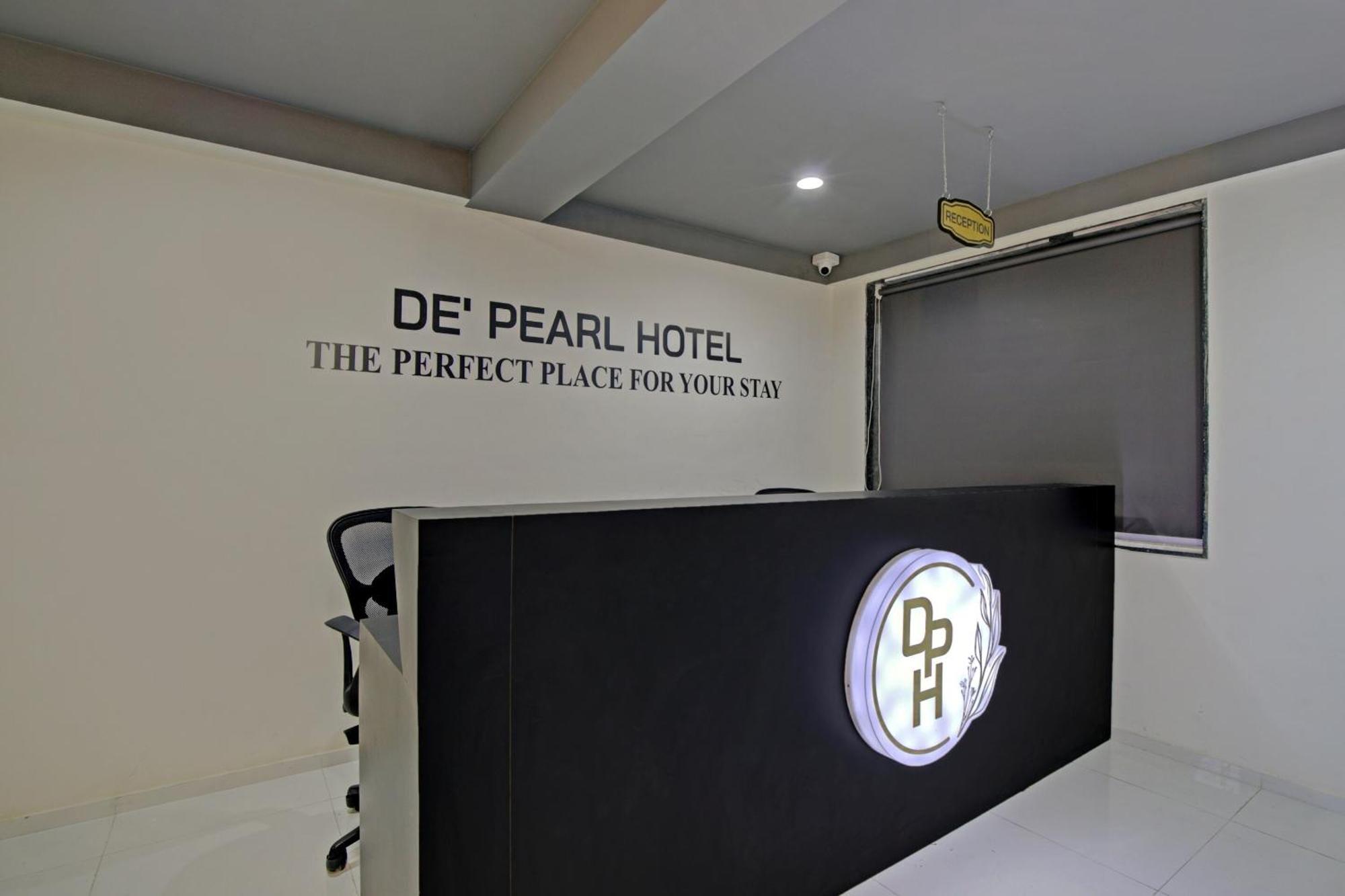 Collection O De'Pearl Hotel Surat Esterno foto